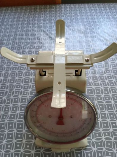 vintage style weighong scales
