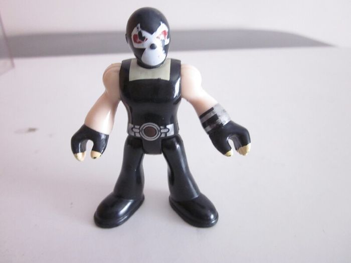Imaginext DC Super Friends Bane Action Mini Figure