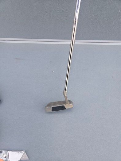 Golf putter