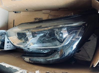 Passenger Headlight and light Driver Renault