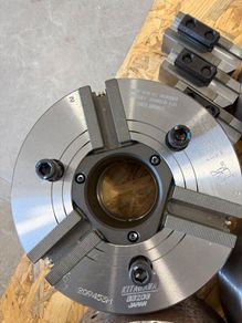 Kitagawa BB208 3 jaw hydraulic chuck,