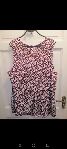 Red and white tear design blouse size 22