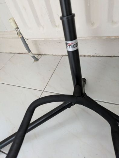 Guitar  Stand