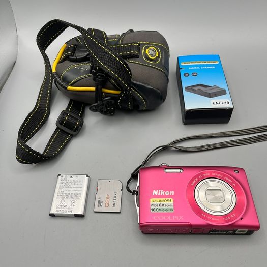 Nikon Coolpix S3300 16.0MP Compact Digital Camera Pink Tested Full Kit