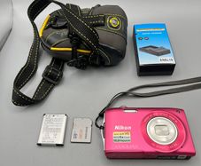 Nikon Coolpix S3300 16.0MP Compact Digital Camera Pink Tested Full Kit