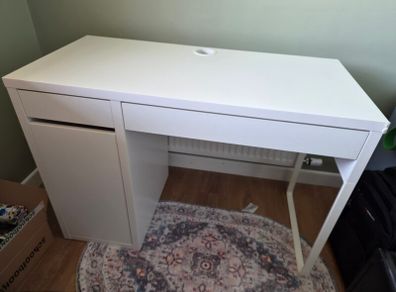 Desk / dressing table