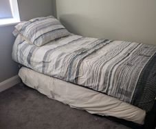 Guest bed with pull out trundle - w.matresses