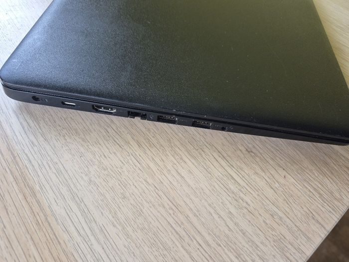 Dell latitude 3500,i5 8th gen,8gb,256 ssd,Big 15.6"FHD Screen,Windows11