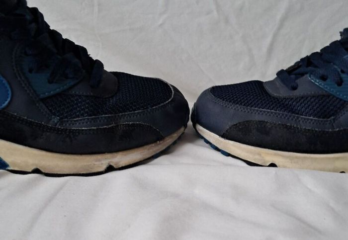 nike air max 90 size 9.5 eu 44.5 some signs of usage in good condition
