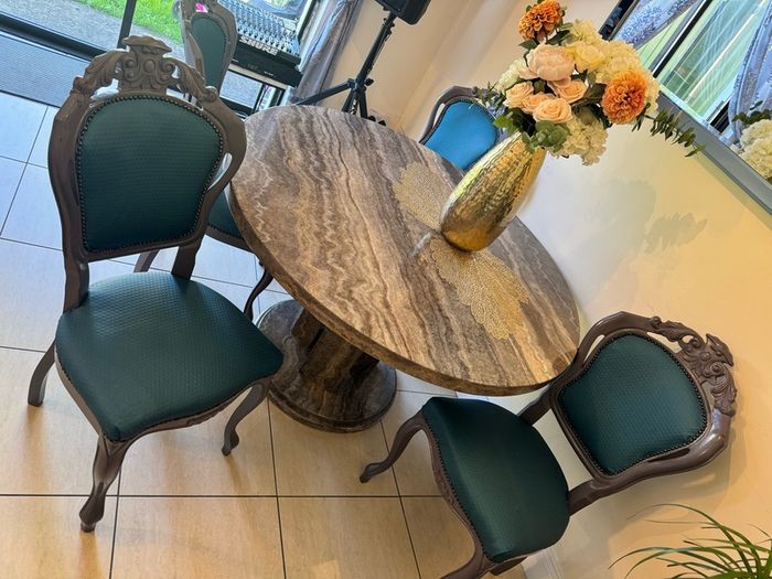 Beautiful Italian Marble table with 4 chairs