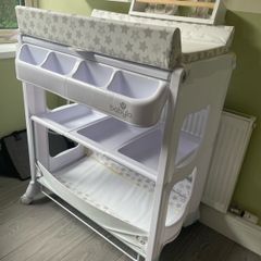 baby changing