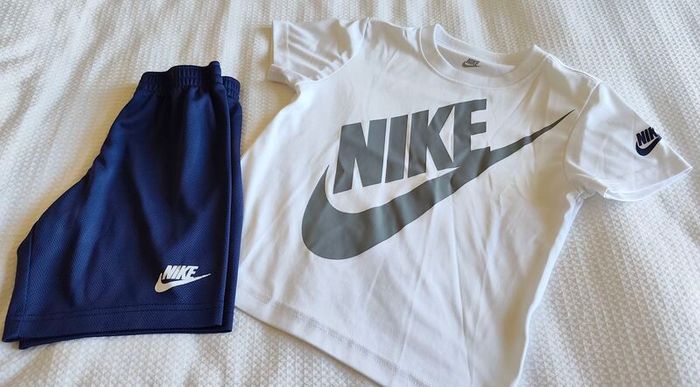 NIKE - Boy's Sets. Age 6-7