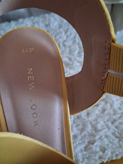 Ladies sandles