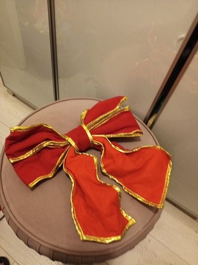 Large padded christmas bow