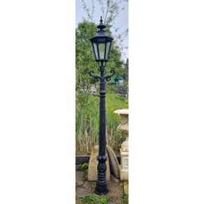 Avenue Light with Brackets Cast Iron 8ft 8in CH R 1536M