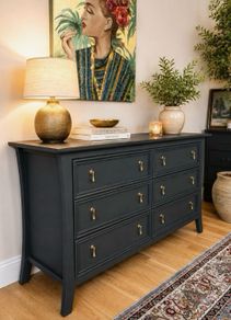 Chest of drawers