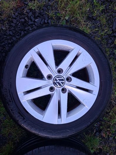 16" Genuine Vw Alloys with tyres