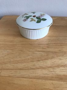 Wedgewood Small Dish with Lid