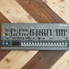 Roland-JX08