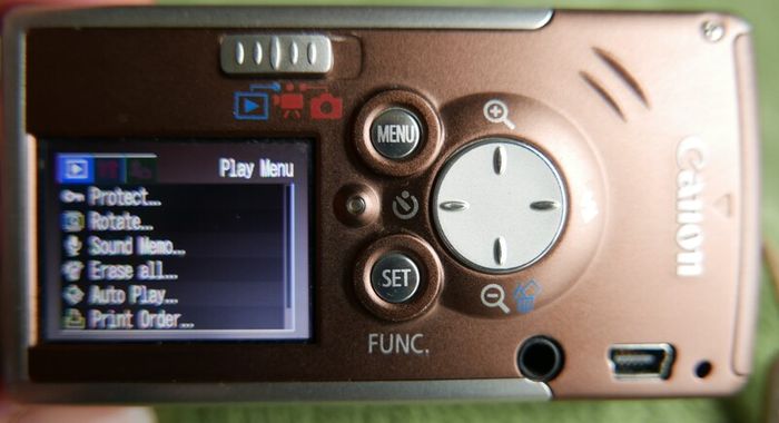 Canon Ixusi Ixusi 4.0mp Digital Camera Pc1060 And Bag ,sd Card