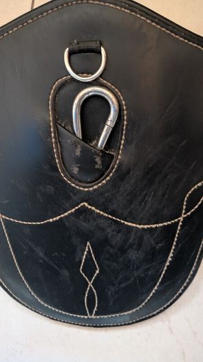 Kentucky Horsewear stud girth black