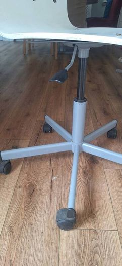 Wooden Swivel Chair