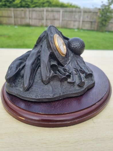 Royal Tara, golf-themed desk clock