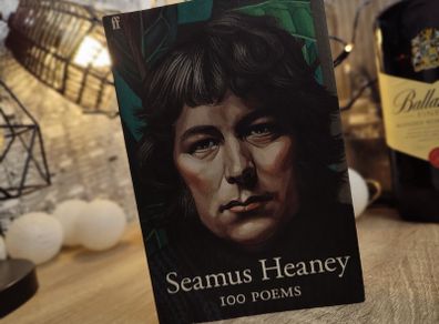 100 Poems ! by Seamus Heaney ! 2020 ! by Faber & Faber !