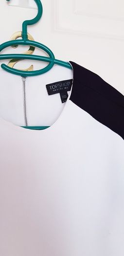Topshop Black & White Top - Size 6