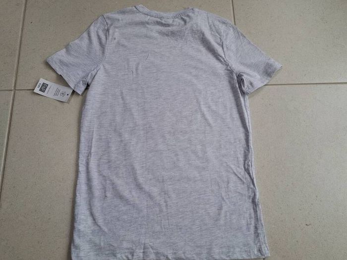 NEW Boys T-shirt with 2 way Sequins 12-13yrs