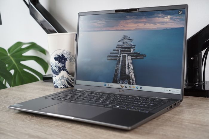 Dell Latitude 7450 14" | Core Ultra 7 165U | 32GB LPDDR5x | 512GB
