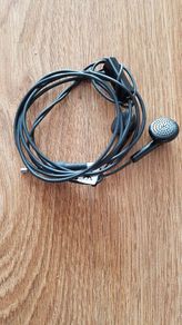 Black Earphones with microphone