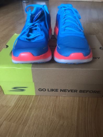 SKECHERS hyper burst
