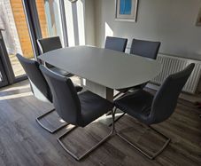 extendable dining table & 6 chairs