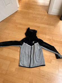 boys fleece Nike tech fleece Medium