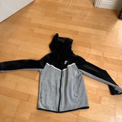 boys fleece Nike tech fleece Medium