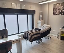 Beauty room to rent
