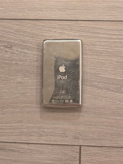 iPod Classic 3rd Gen 10gb (Free Post)