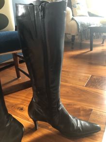 Black leather boots size 5