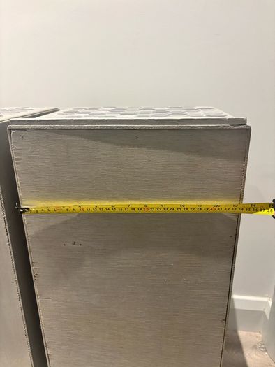 2 free lockers