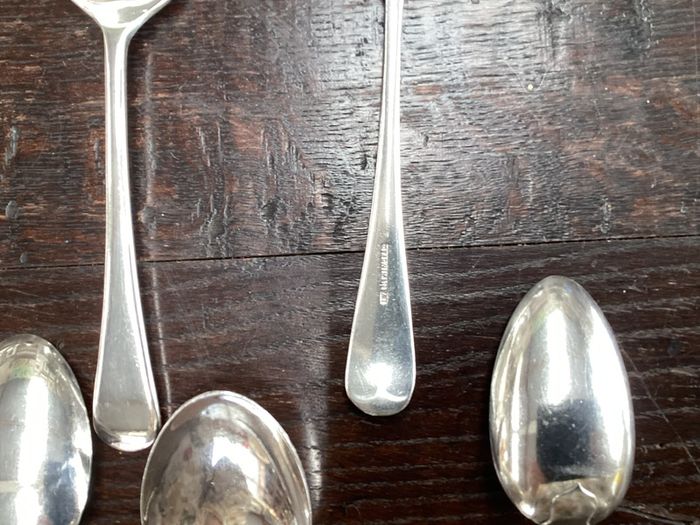Set of 8 Vintage Silver Plated Dessert Spoons Old English Pattern