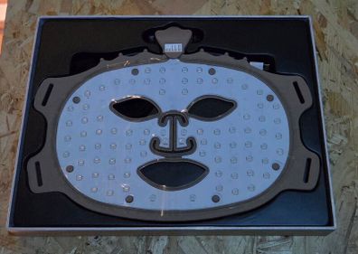 LED face mask