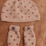 Polarn O Pyret hat and mittens 4-9 months Image 3