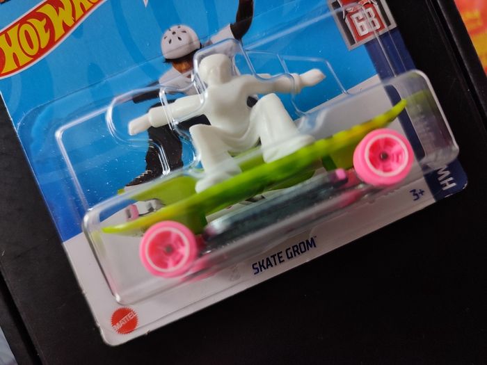 Skate Grom ! Tony Hawk ! from HW Sports Series ! Sealed ! by Mattel / Hot Wheels !