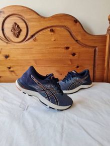 asics gel flux 5 Navy Size 6 eu 39.5 in like new condition