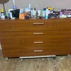chest of drawers