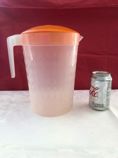 Party ware, plastic picnic