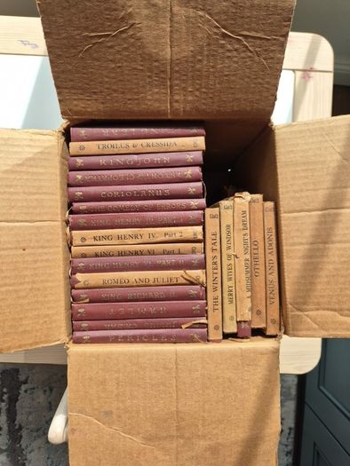 Cloth Collection of old books
