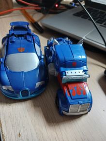 Transformers Optimus Prime and Autobot Drift