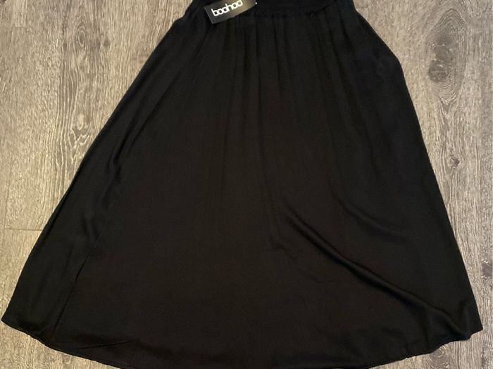Boohoo MIDI skirt